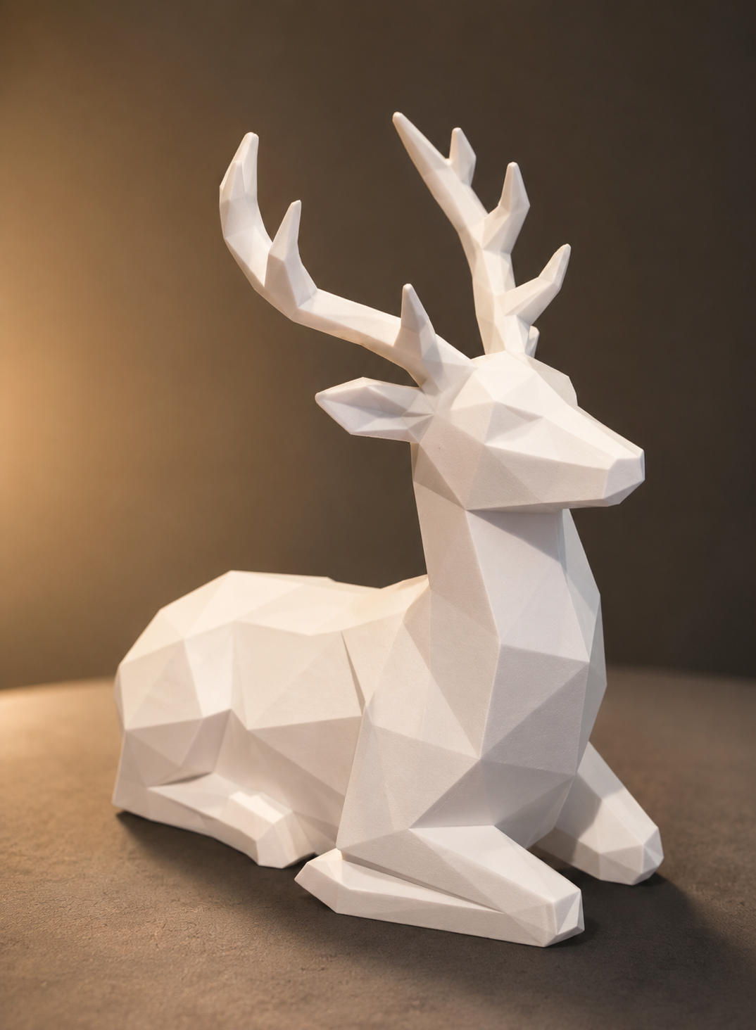 Low Poly Hirsch – Sitzend – 3D gedrucktes Dekoration & Wohnen aus PLA